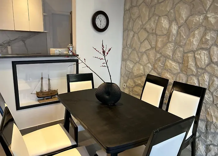 Perina Apartment - Free Parking