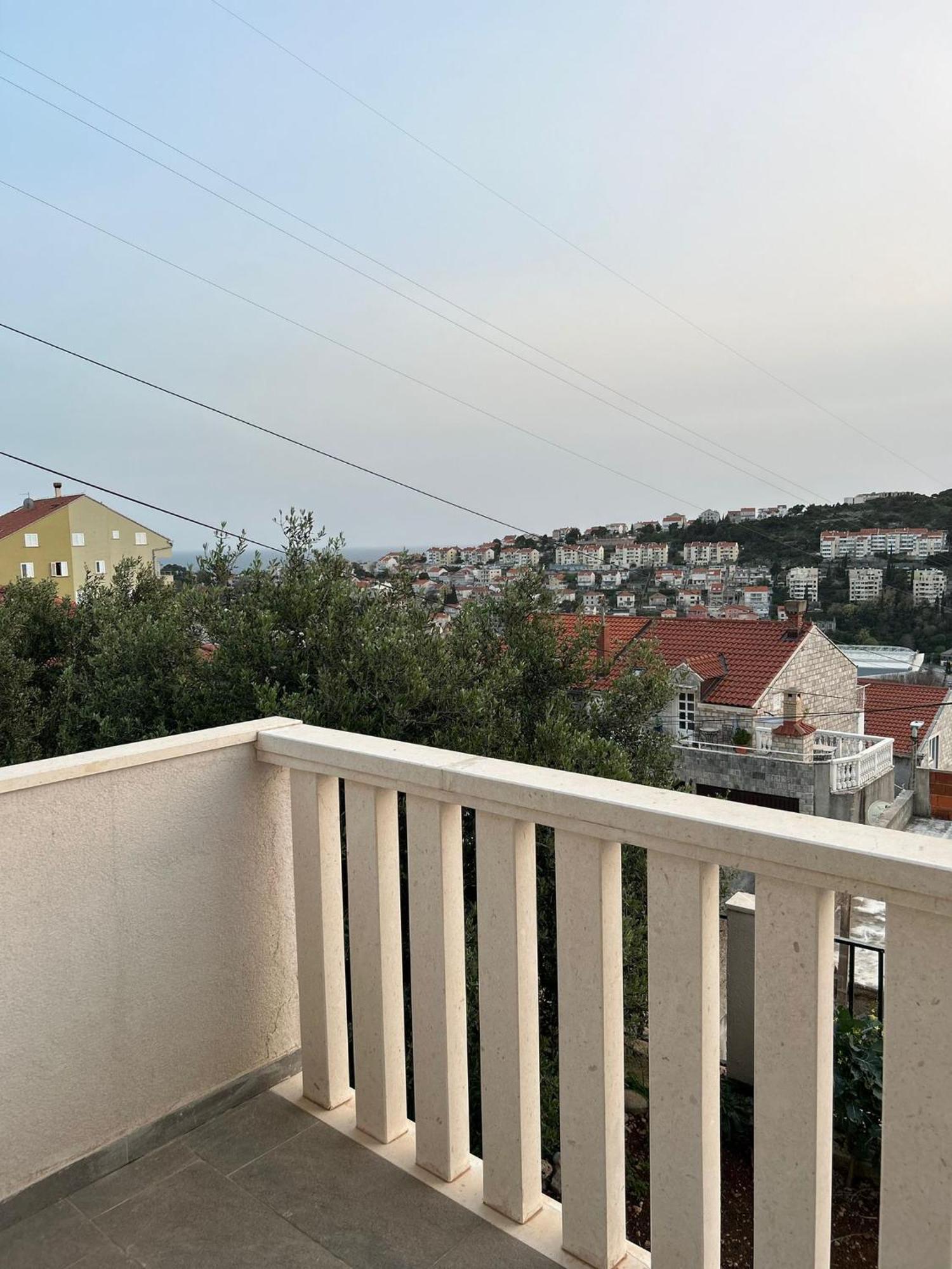Perina - Free Parking Dubrovnik
